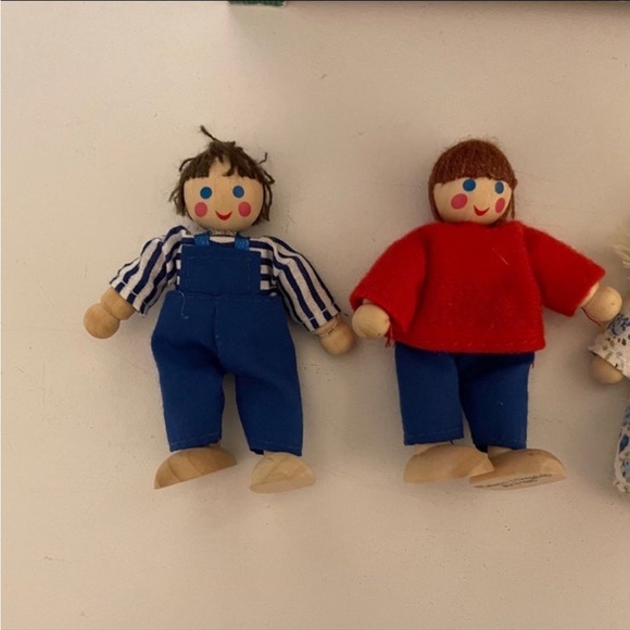 Melissa and Doug wooden doorbell key house complete playset - Picture 3 of 11